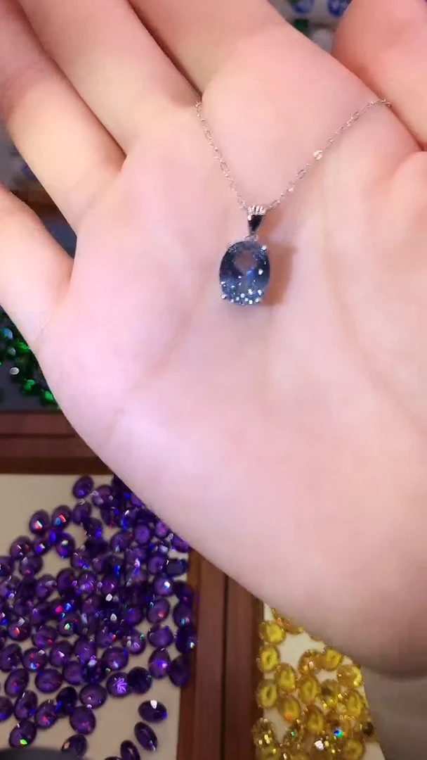 海蓝宝石吊坠(赠链)银S925镶嵌......