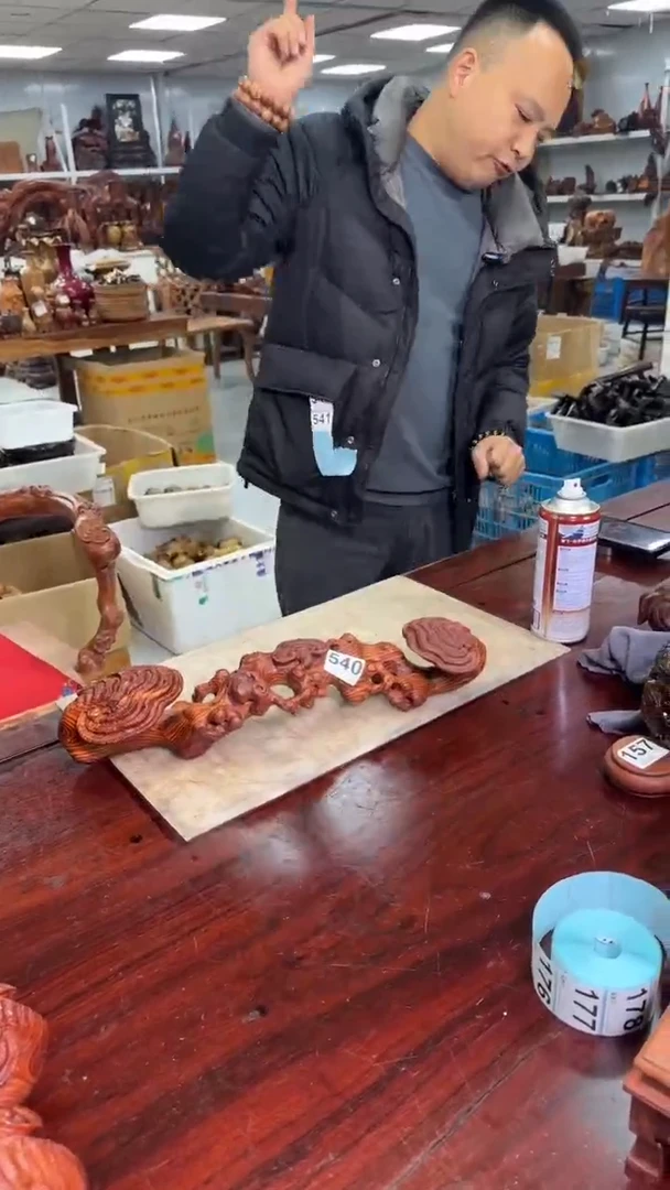 铁木豆（红檀）虎**吟工艺品88888888