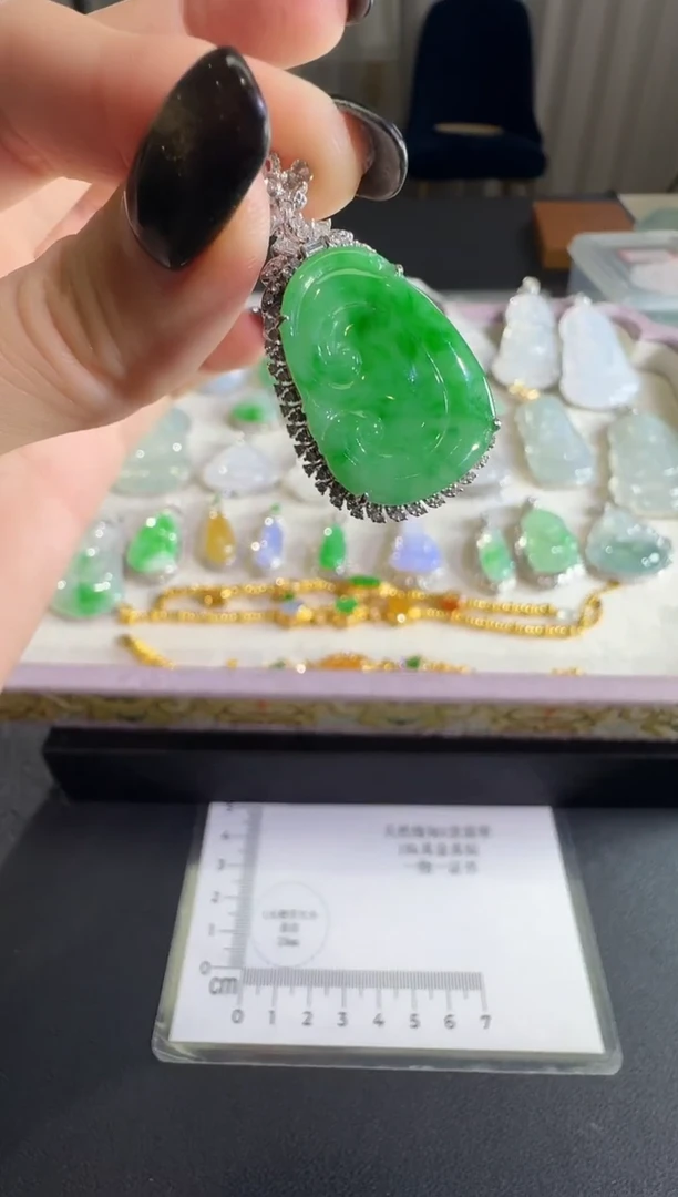 吊坠(不含链)18K金镶嵌翡翠【源头工厂】钻石镶嵌