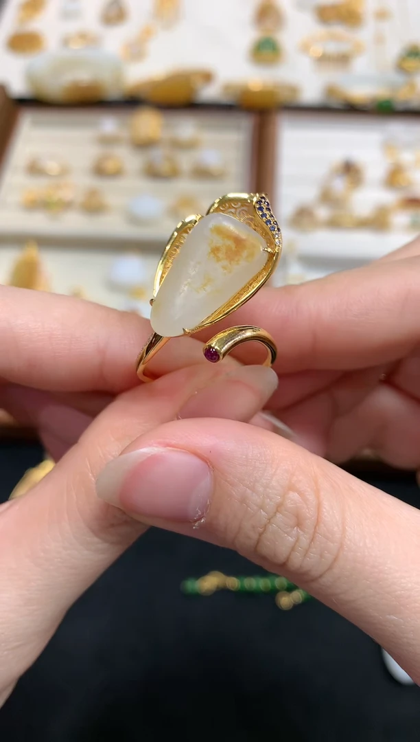 【闪购商品】和田玉戒指18K金镶嵌W638|8500