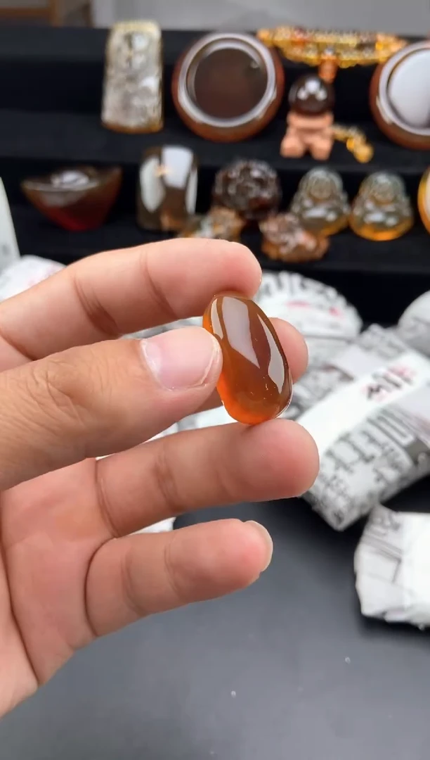 未镶嵌颈饰琥珀金棕珀随形吊坠