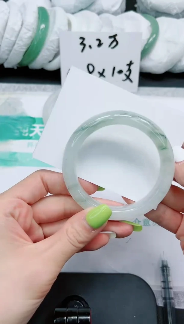 石英质玉手镯未镶嵌752/56