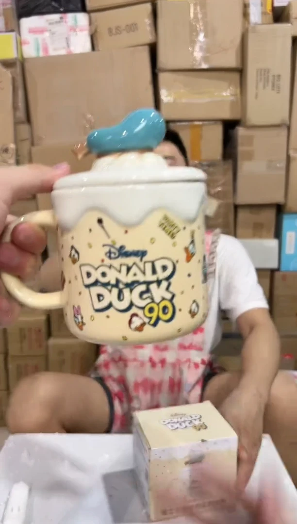 瓷片原盒唐老鸭90周年水杯