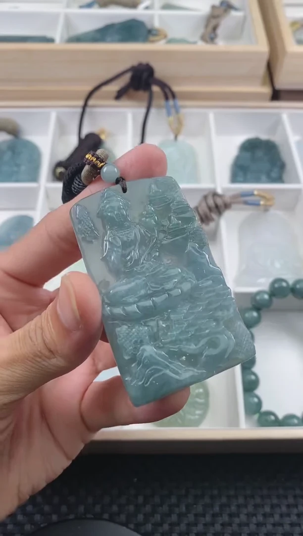 翡翠未镶嵌颈饰