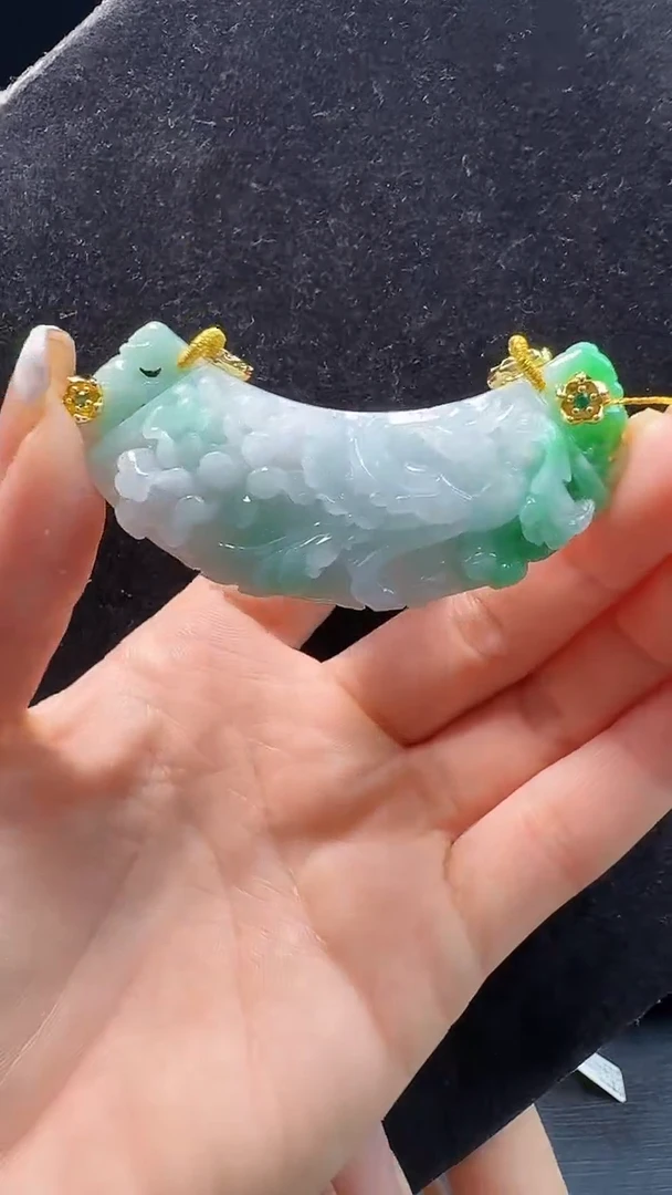 颈饰未镶嵌翡翠凤穿牡丹
