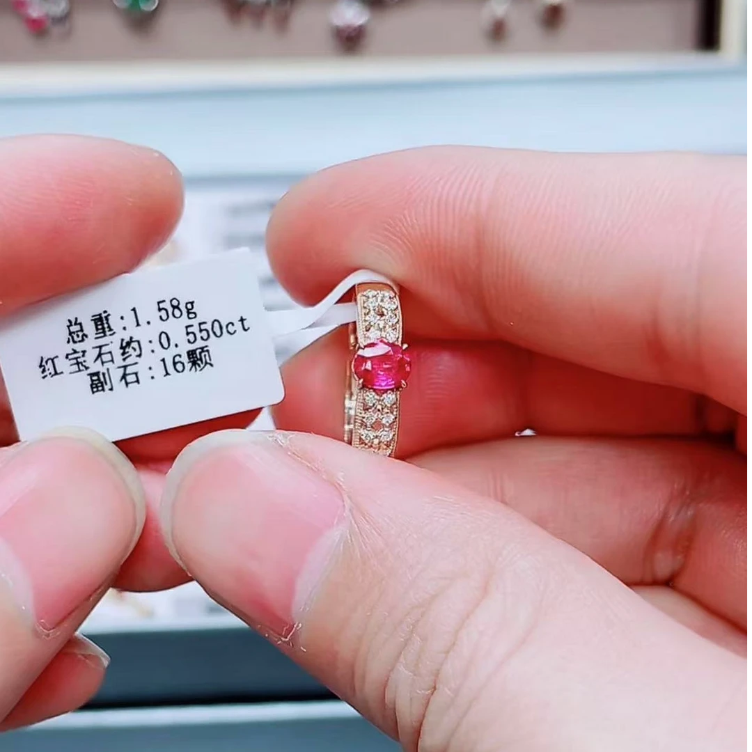 18k天然无烧红宝石戒指