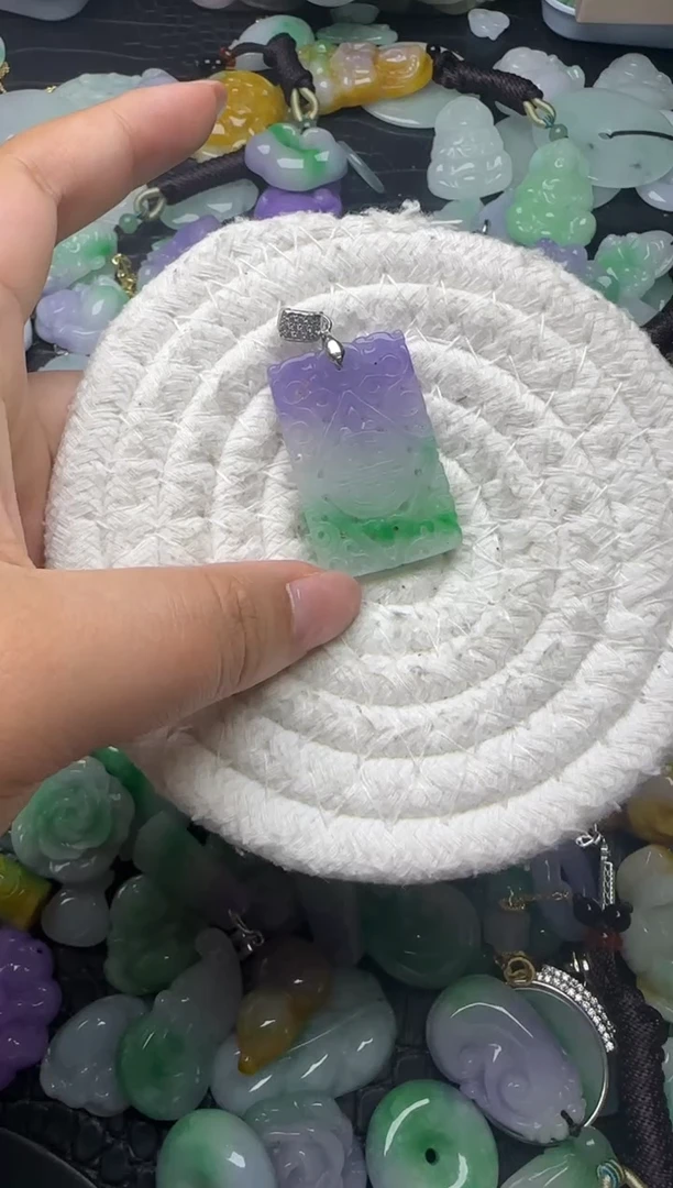颈饰未镶嵌翡翠缅甸翡翠吊坠