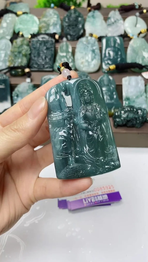 翡翠未镶嵌颈饰