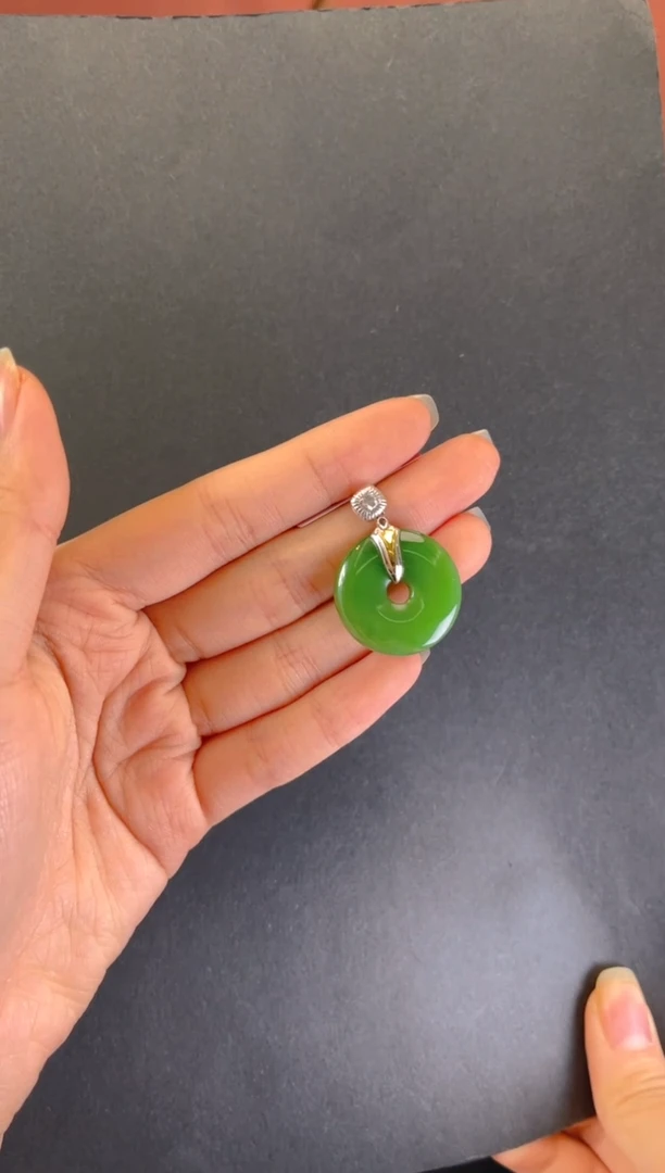 吊坠(赠链)18K金镶嵌和田玉平安扣吊坠