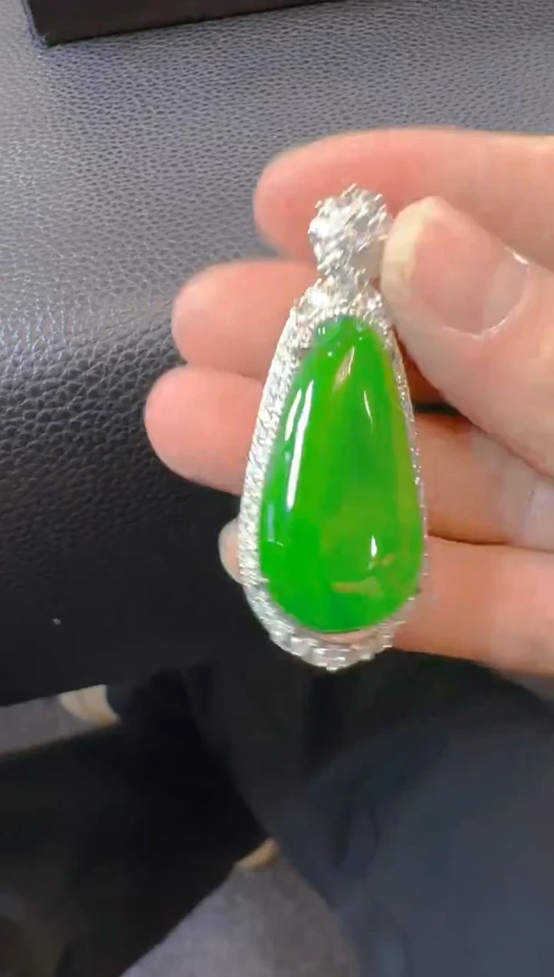 吊坠(赠链)银S925镶嵌翡翠天然A货翡翠