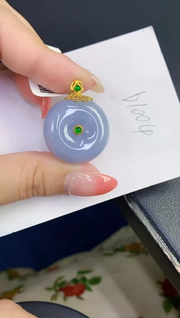 翡翠18K金镶嵌颈饰缅甸天然翡翠A货