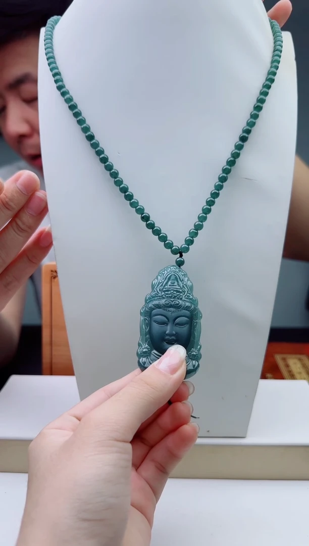 颈饰未镶嵌翡翠多样性发其一