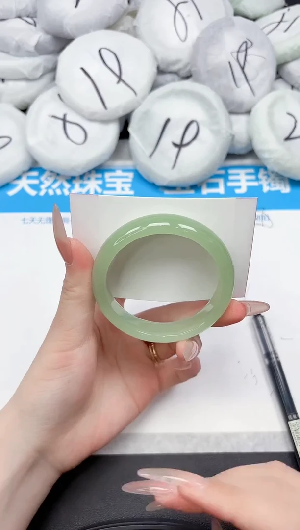 未镶嵌手镯石英质玉407-54