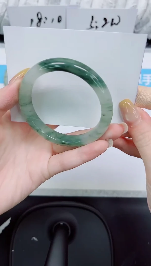 石英质玉手镯未镶嵌371