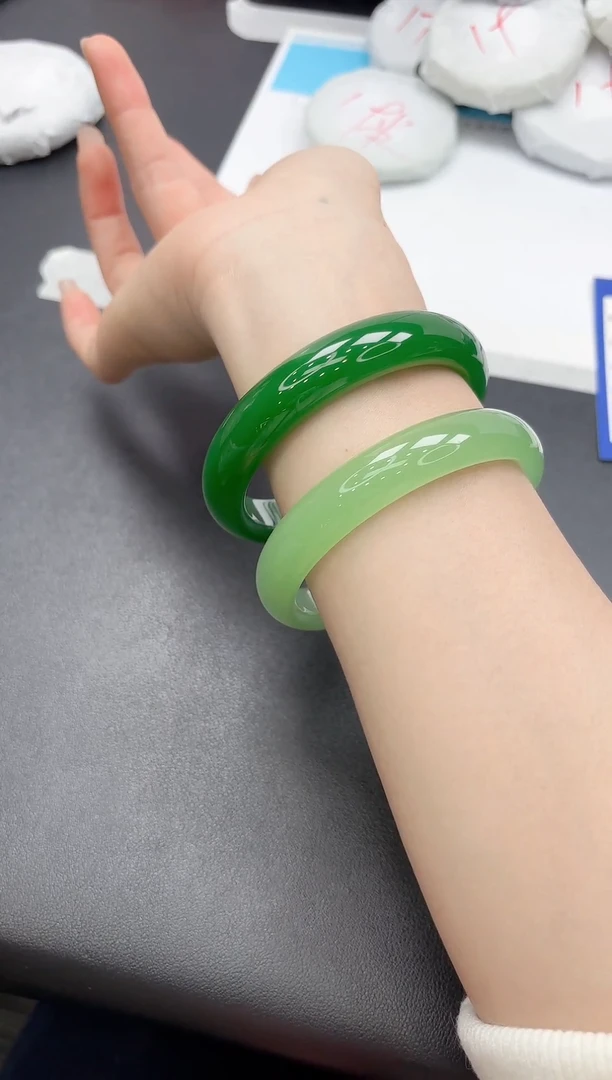 未镶嵌手镯石英质玉30/6465