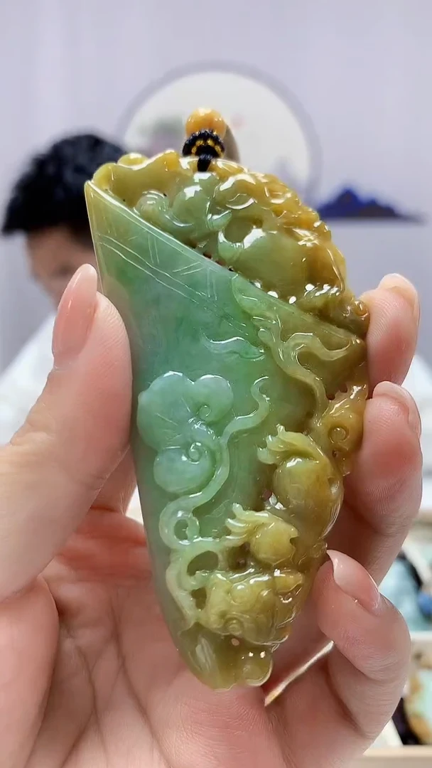 【闪购商品】定制翡翠未镶嵌5028ms-毛货74龙牙