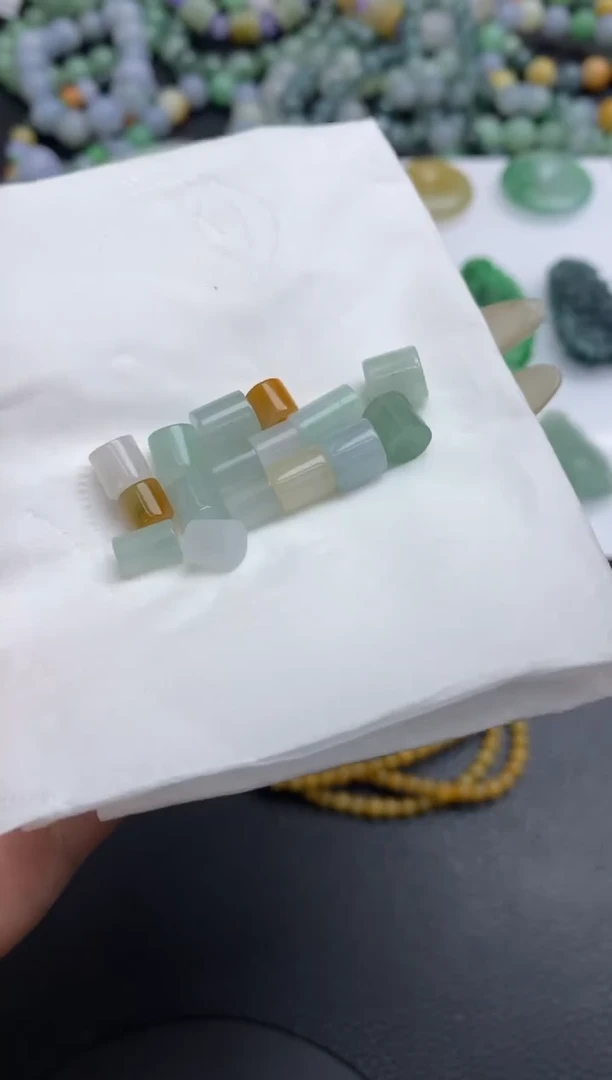 未镶嵌定制翡翠翡翠毛货~
