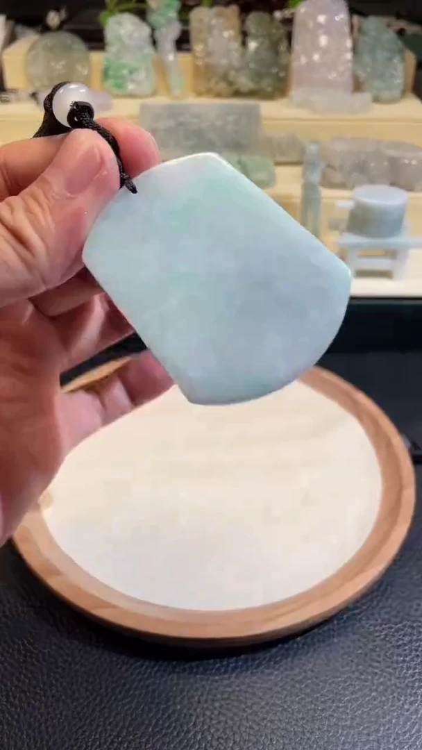 翡翠未镶嵌颈饰8/06/034