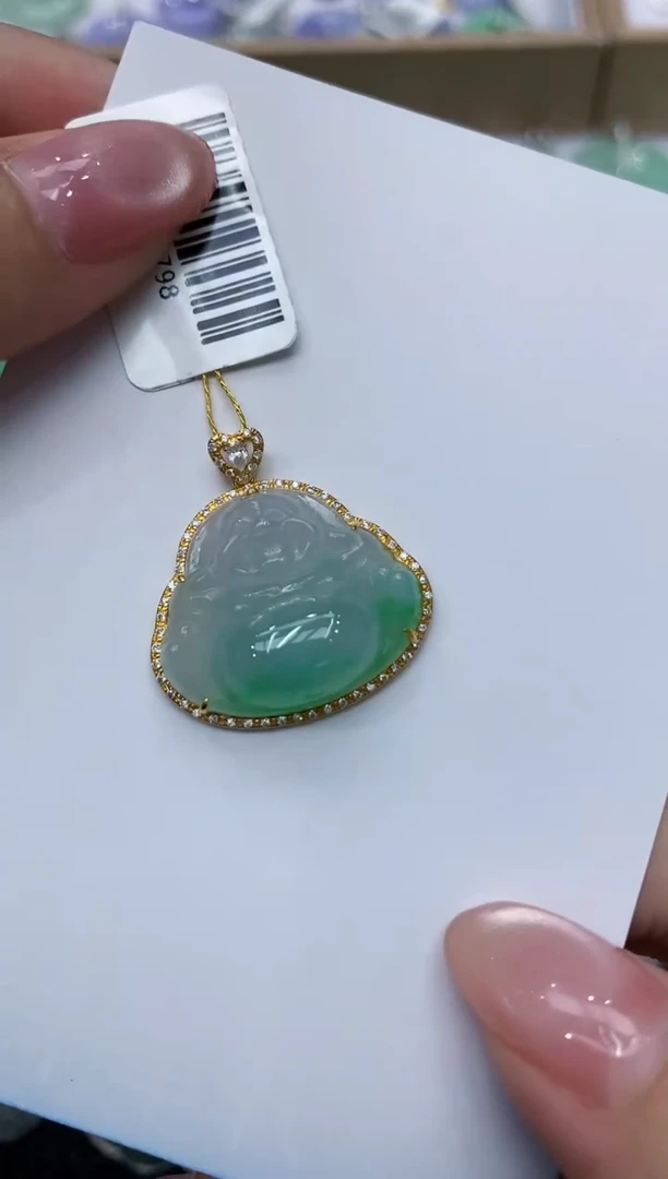 翡翠18K金镶嵌颈饰111111111