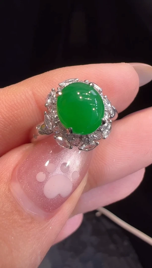 18K金镶嵌戒指翡翠戒指