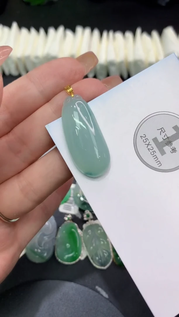 吊坠(不含链)18K金镶嵌翡翠111