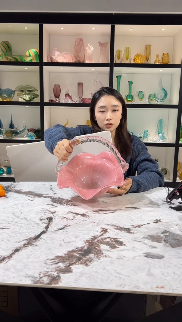 粉色手提艺术果篮