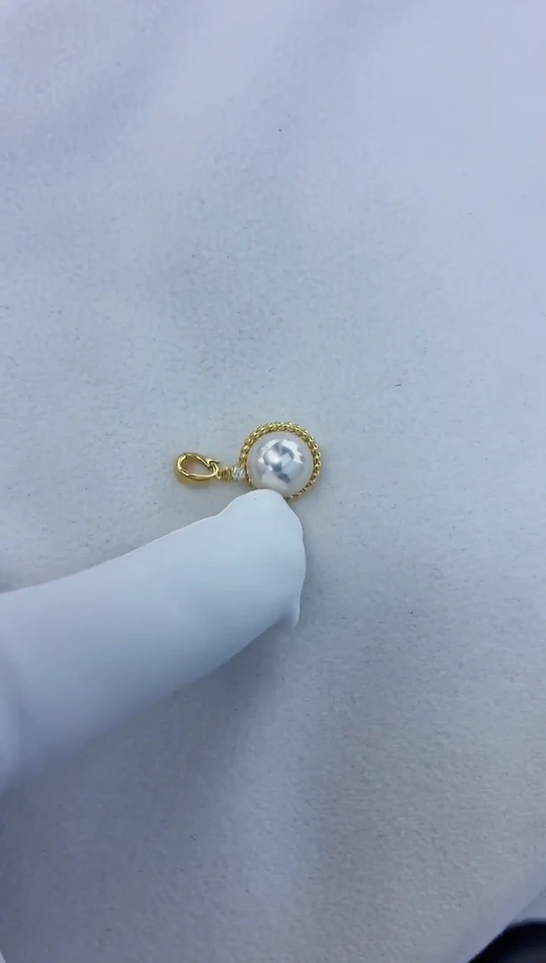 颈饰18K金镶嵌海水珍珠太阳花吊坠8.5-9（赠送银链子