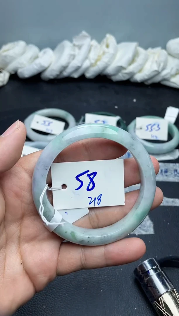 未镶嵌手镯翡翠218