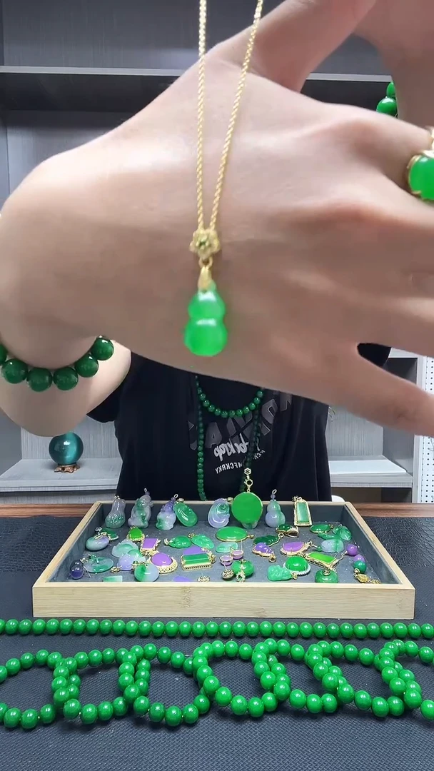 吊坠(赠链)14K金镶嵌翡翠吊坠