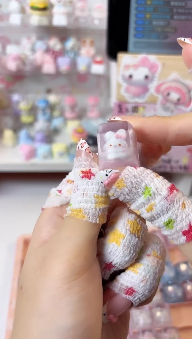 10.粉色兔兔滴胶键帽