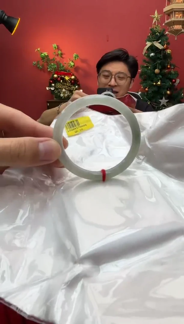 未镶嵌手镯（圆镯）翡翠翡翠手镯1