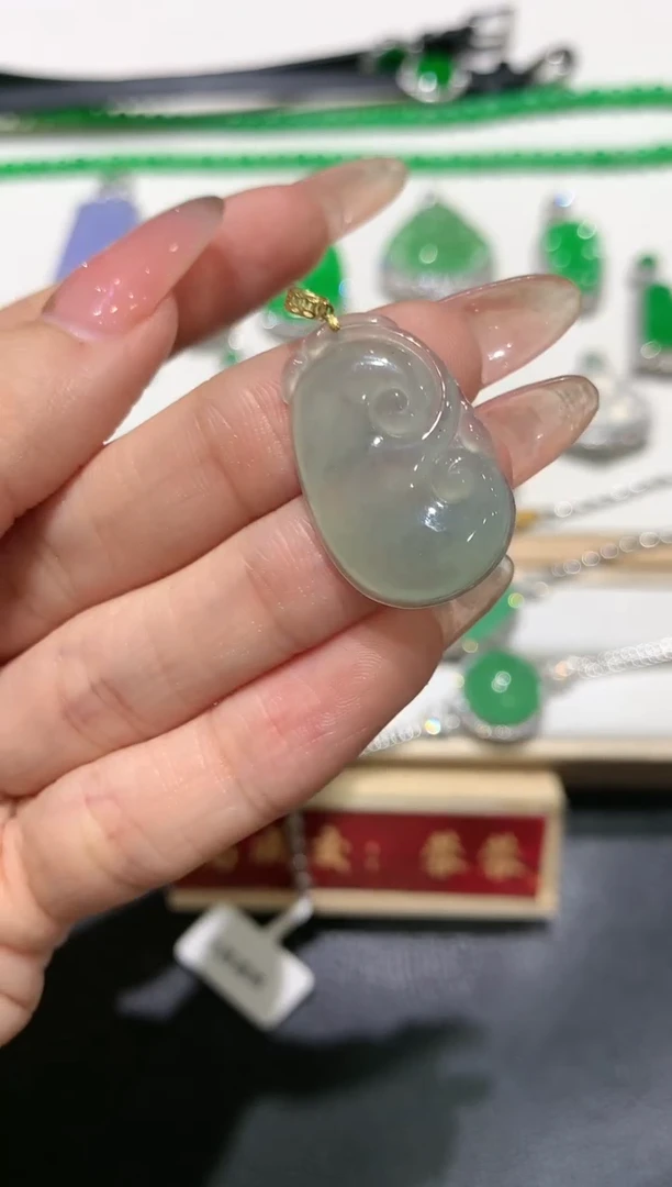 【闪购商品】翡翠吊坠(不含链)18K金镶嵌团购2