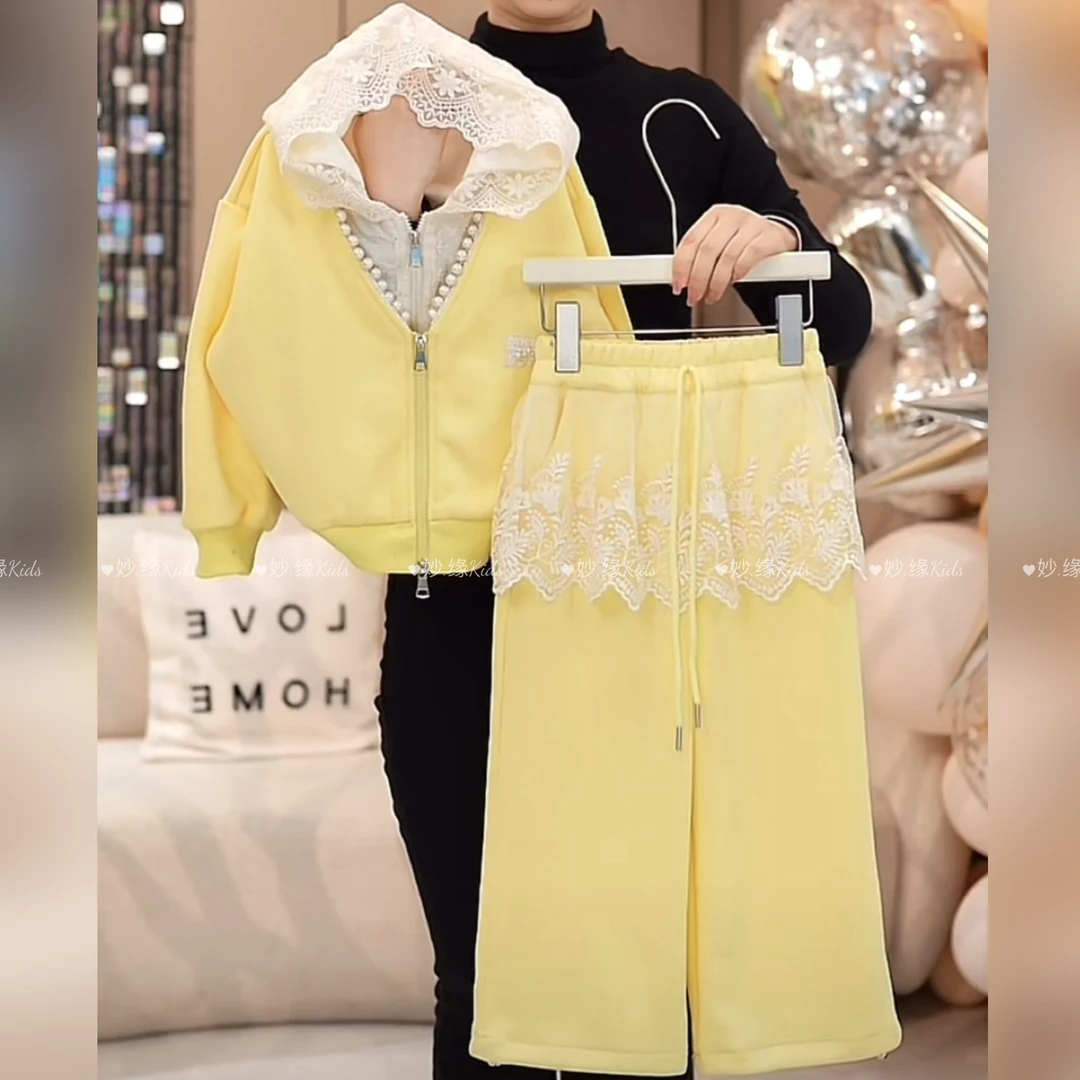 女童2025新款卫衣春秋款洋气儿童春装珍珠排扣宽松蕾丝连帽套装