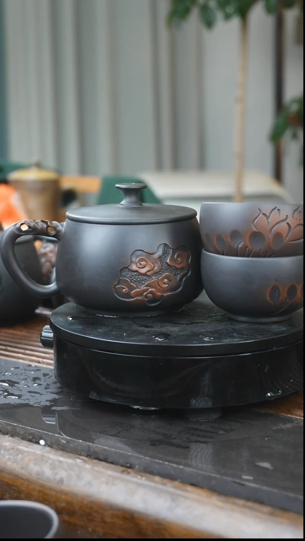 【闪购商品】建水紫陶浮雕年年有鱼一壶2荷花杯