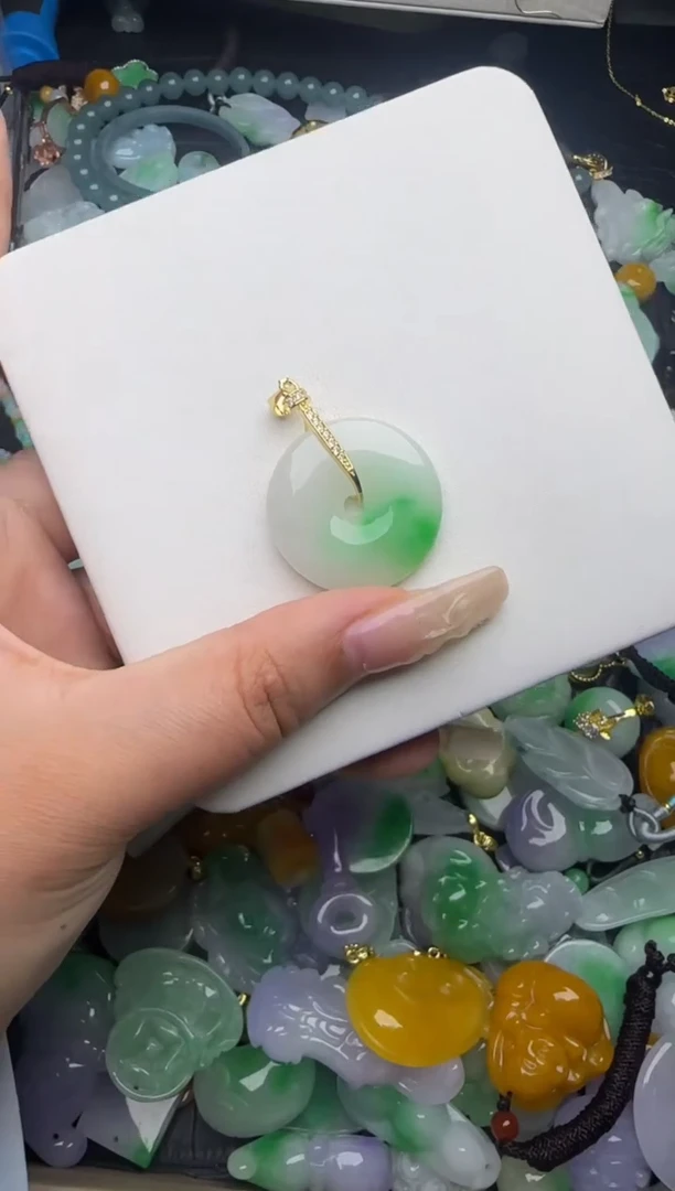 翡翠未镶嵌颈饰天然缅甸翡翠吊坠