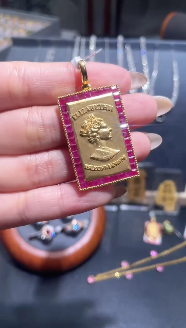 【闪购商品】红宝石吊坠(不含链)18K金镶嵌红宝石吊坠