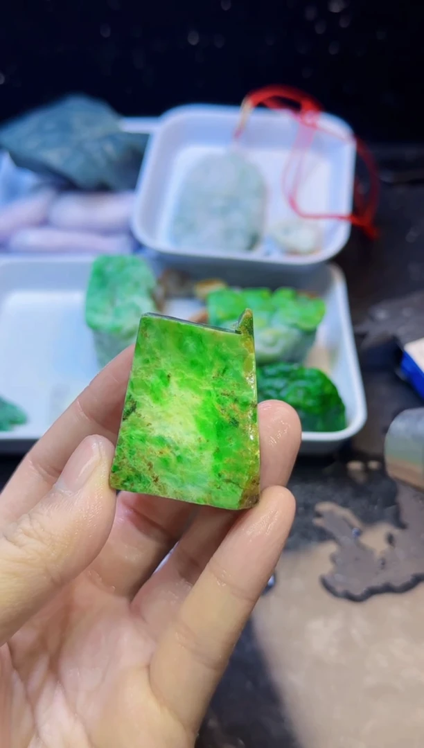 颈饰未镶嵌翡翠落**悔097