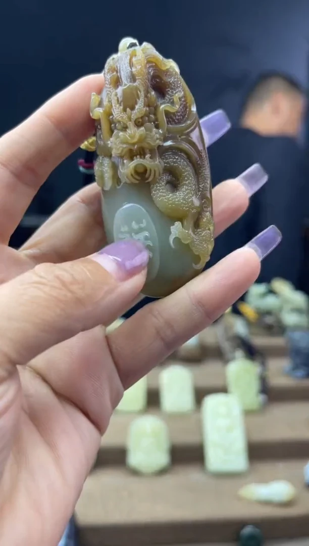 颈饰未镶嵌和田玉1