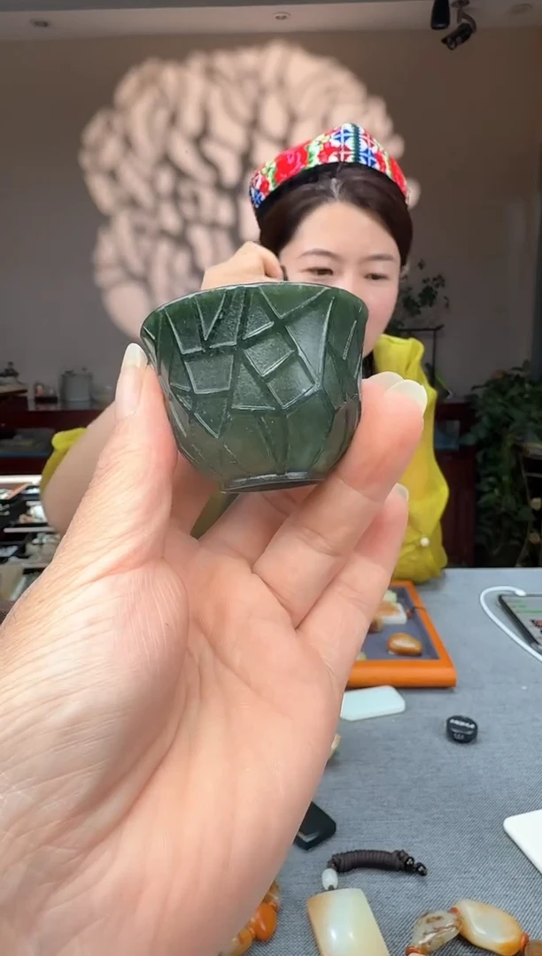 和田玉未镶嵌吊坠(不含链)杯子
