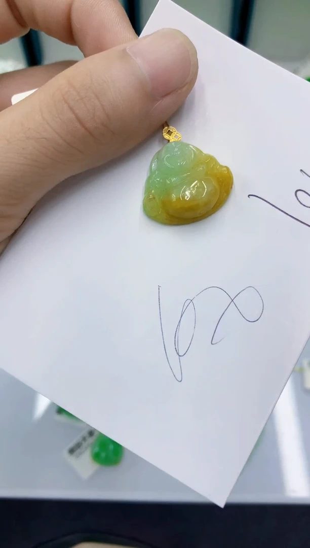 翡翠18K金镶嵌颈饰翡翠