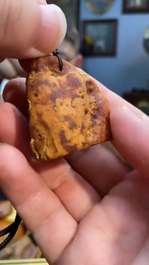 琥珀颈饰未镶嵌吊坠