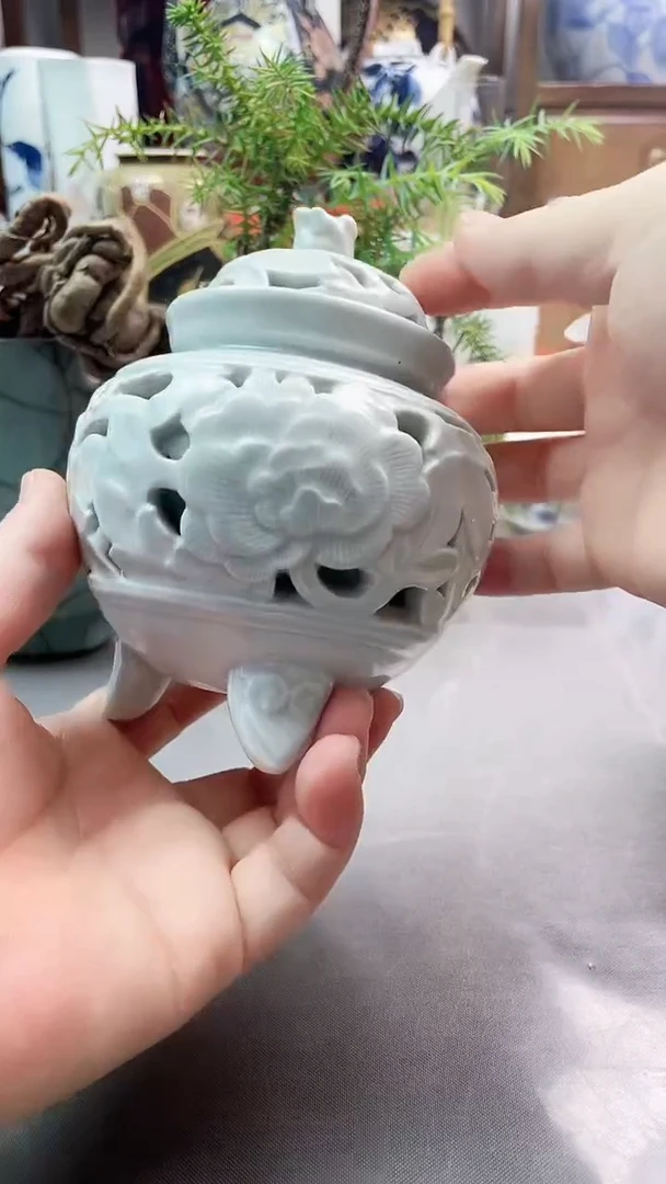 瓷片日产三足香炉