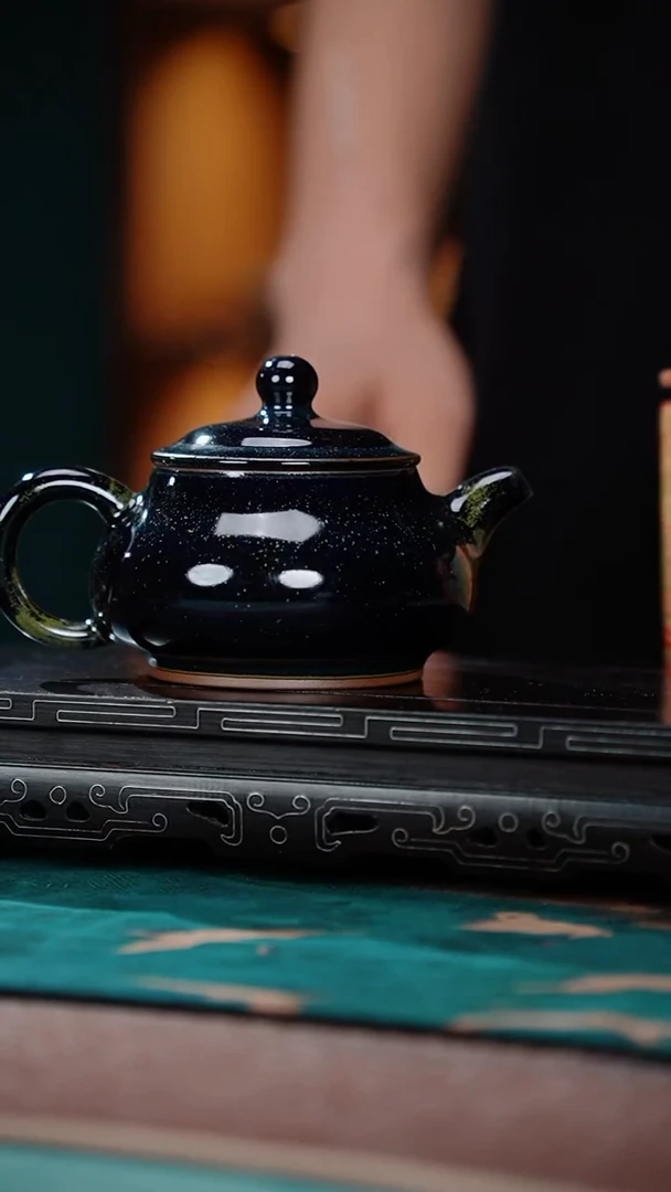 112-5仿古壶（晋艳红）