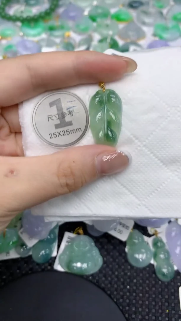 颈饰18K金镶嵌翡翠111111111