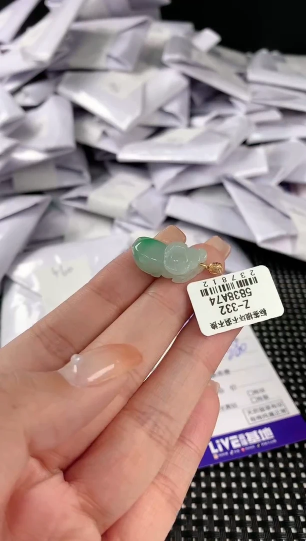 【闪购商品】翡翠颈饰18K金镶嵌翡翠44