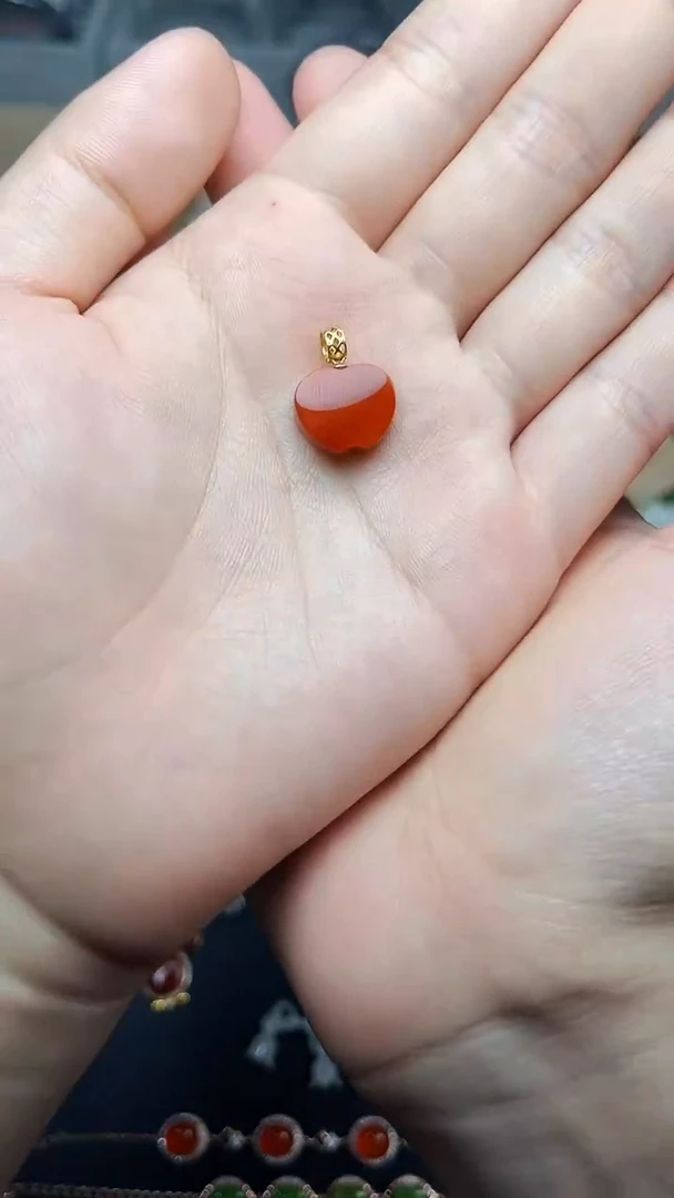 颈饰18K金镶嵌南红玛瑙小苹果 06