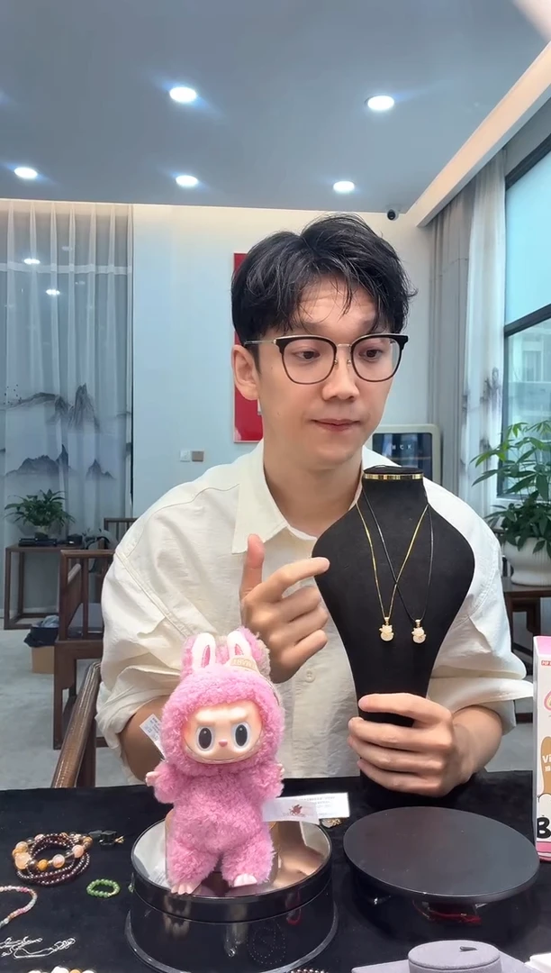 和田玉银S925镶嵌颈饰【老王甄选】天然和田玉猫吊坠多样性发一