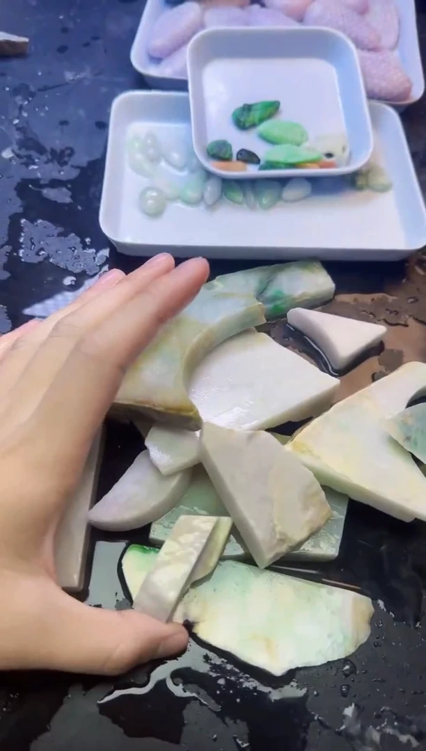 颈饰未镶嵌翡翠风**好102天然A货翡翠