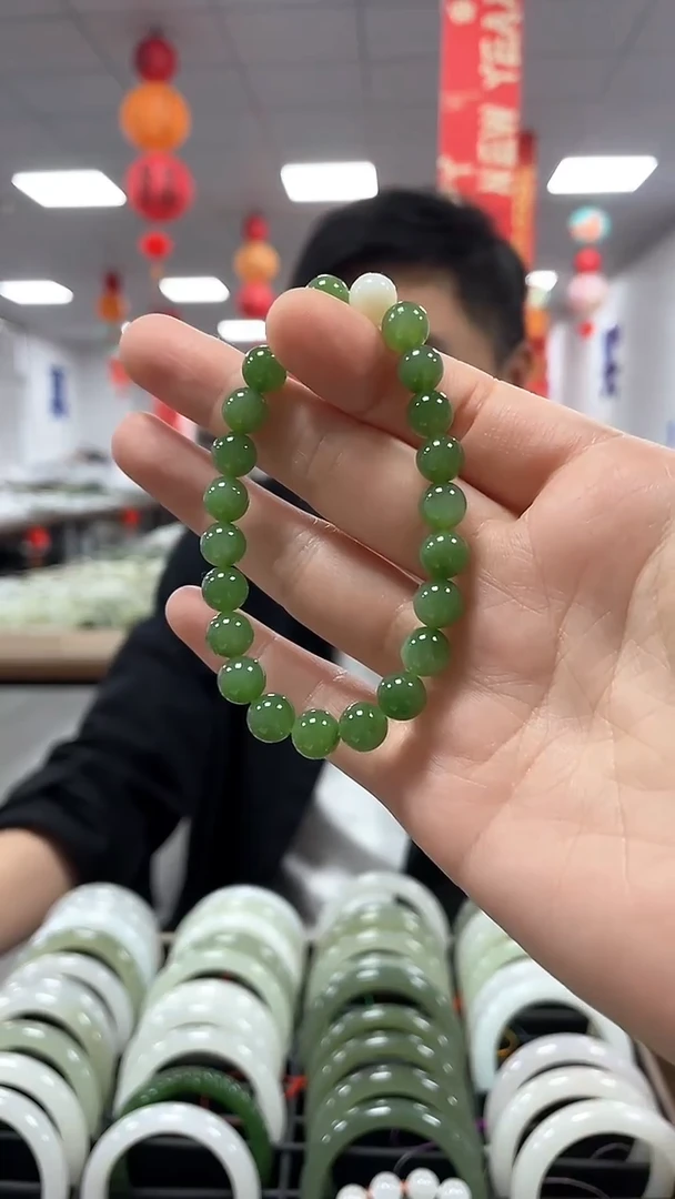 【闪购商品】和田玉手链未镶嵌翠绿卡8手串一条