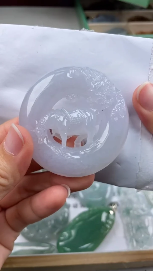 翡翠未镶嵌颈饰翡翠挂件